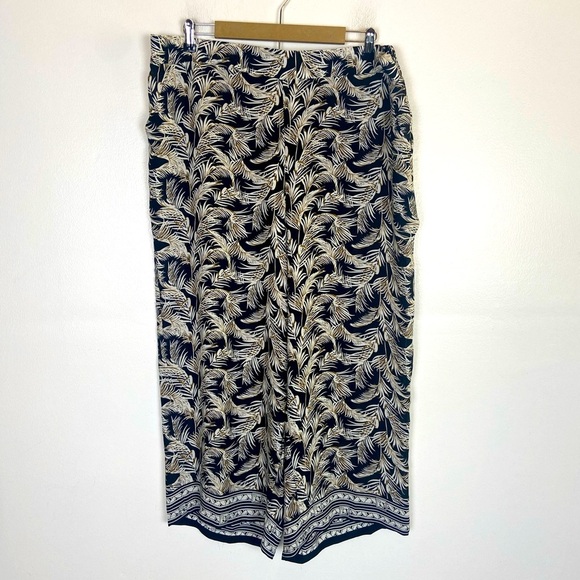 Max Studio Tropical Floral Wide Leg Crop Pants Size 2X Black Cream Pull On NWT - Picture 1 of 12